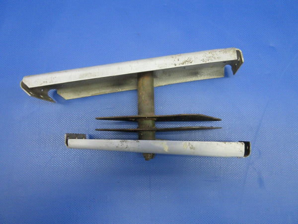 Cessna 150 Aileron Bellcrank Right Hand P/N 0523223-1 (0224-1312)