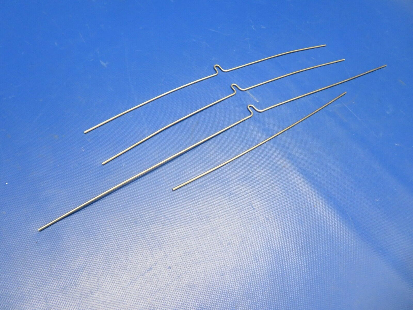 Piper PA-32R-300 Lance Curtain Rods P/N 79702-02 1 LOT (0121-311)