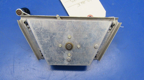 Piper PA-28-140 Cherokee Stabilator Trim Crank 464-023, 20908-000 (1018-185)