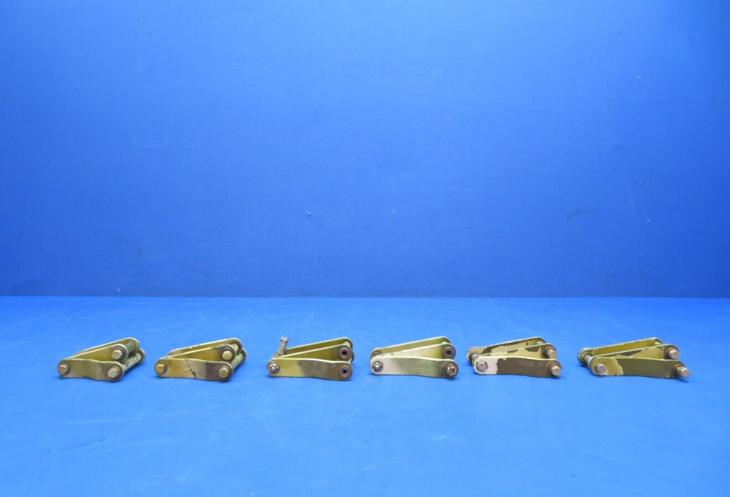 Cessna 310 / 310Q Flap Scissors INBD & OTBD Link P/N 0862101 LOT OF 6 (0923-308)