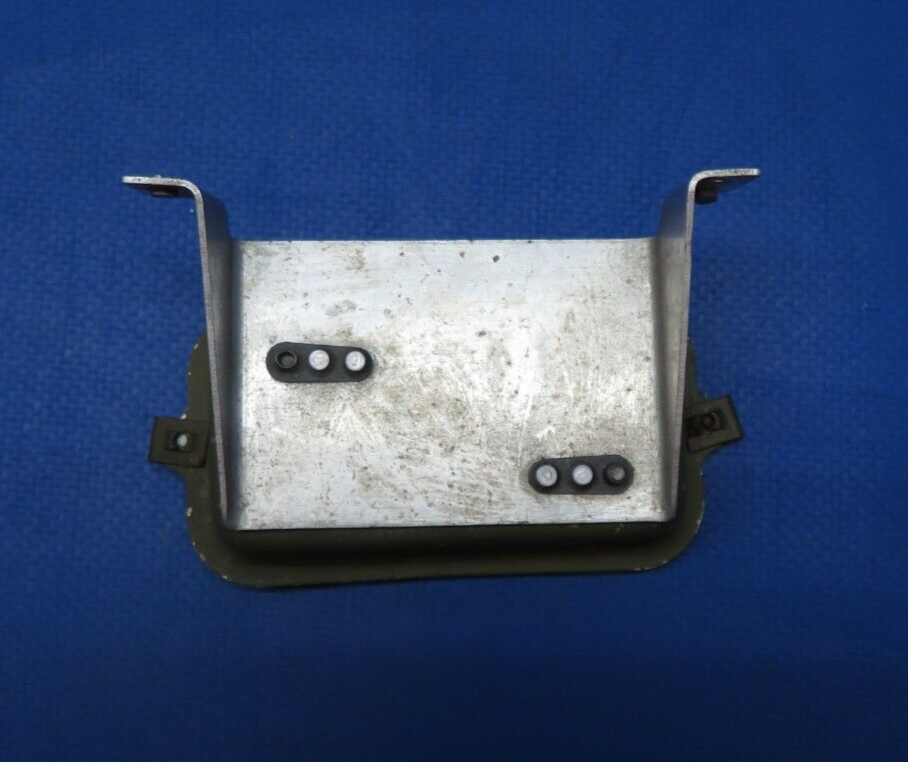 Cessna 210 Reflector Courtesy Light w/ Bracket P/N 0413140-5 (0523-286)