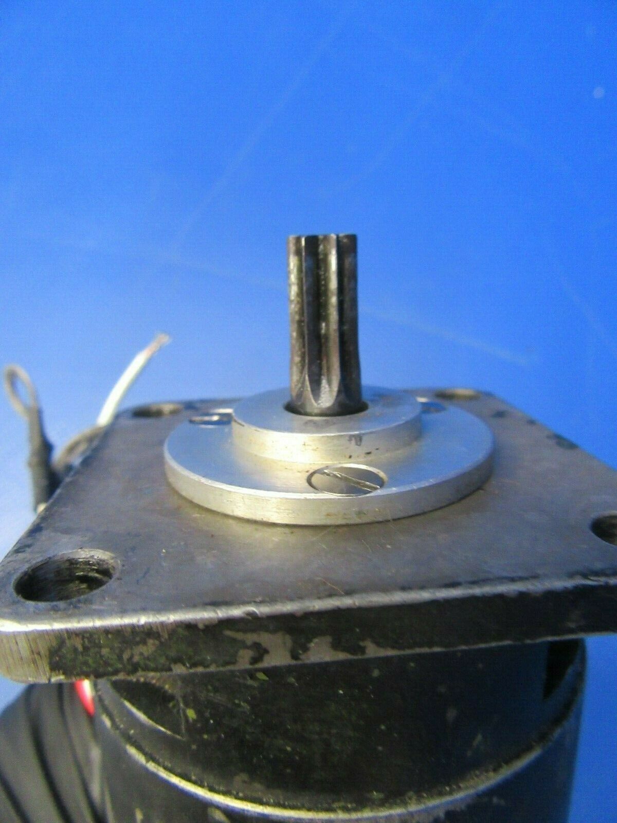 Cessna T310Q Electro-Mech Landing Gear Motor & Box 28V 9910002-3 (0819-342)