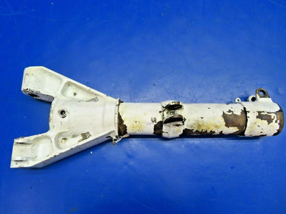 Cessna 310P Landing Gear Cylinder & Trunnion Assy RH P/N 5041000-210 (0720-304)