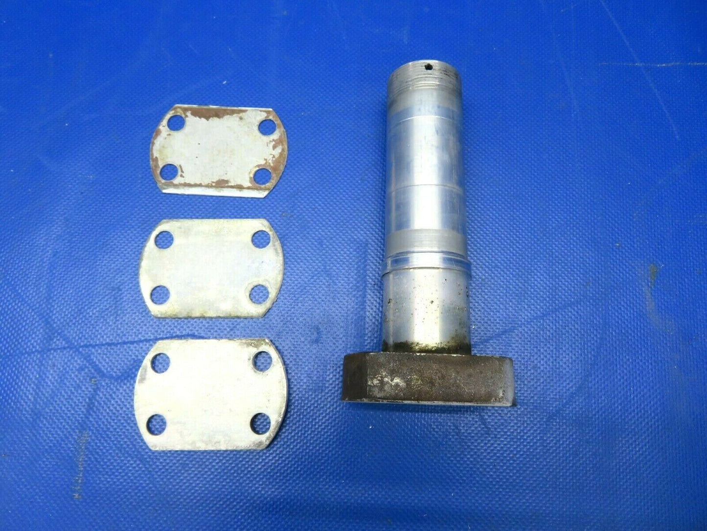 Cessna 150 / 150K Main Gear Axle Aluminum w/ Shims P/N 0541124 (0721-978)