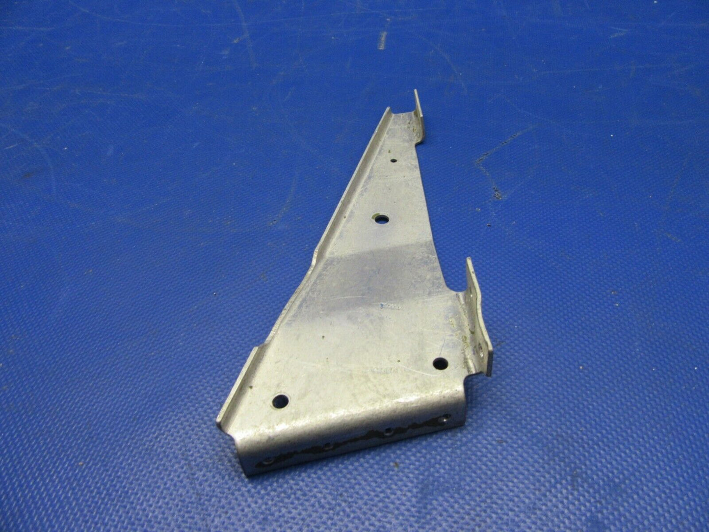Cessna 185 Tail Wheel Steering Bracket RH OTBD P/N 0712309-8 (0821-667)