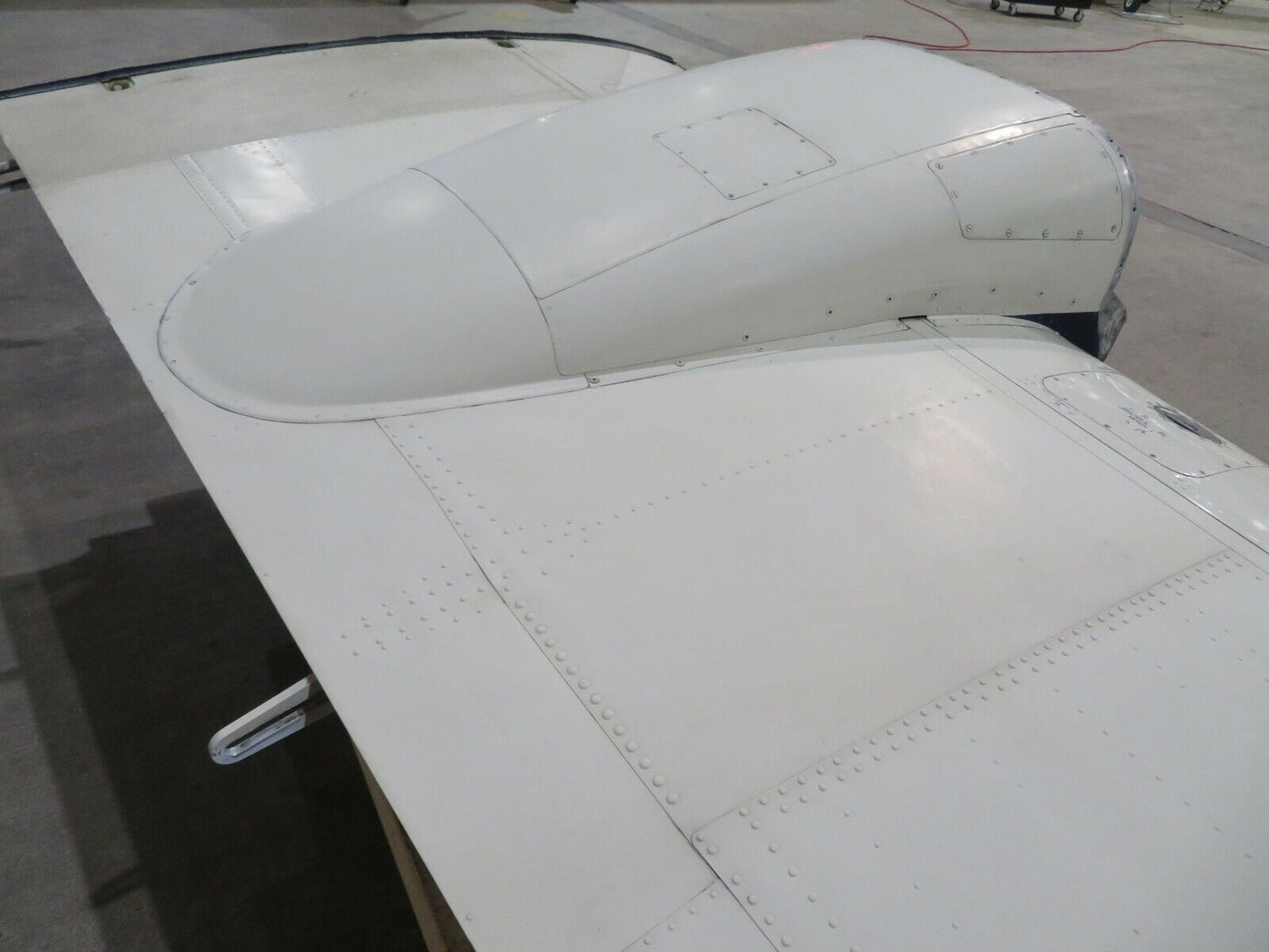 1969 Beech Baron 95-B55 RH Wing P/N 96-110005-610 (0521-101)