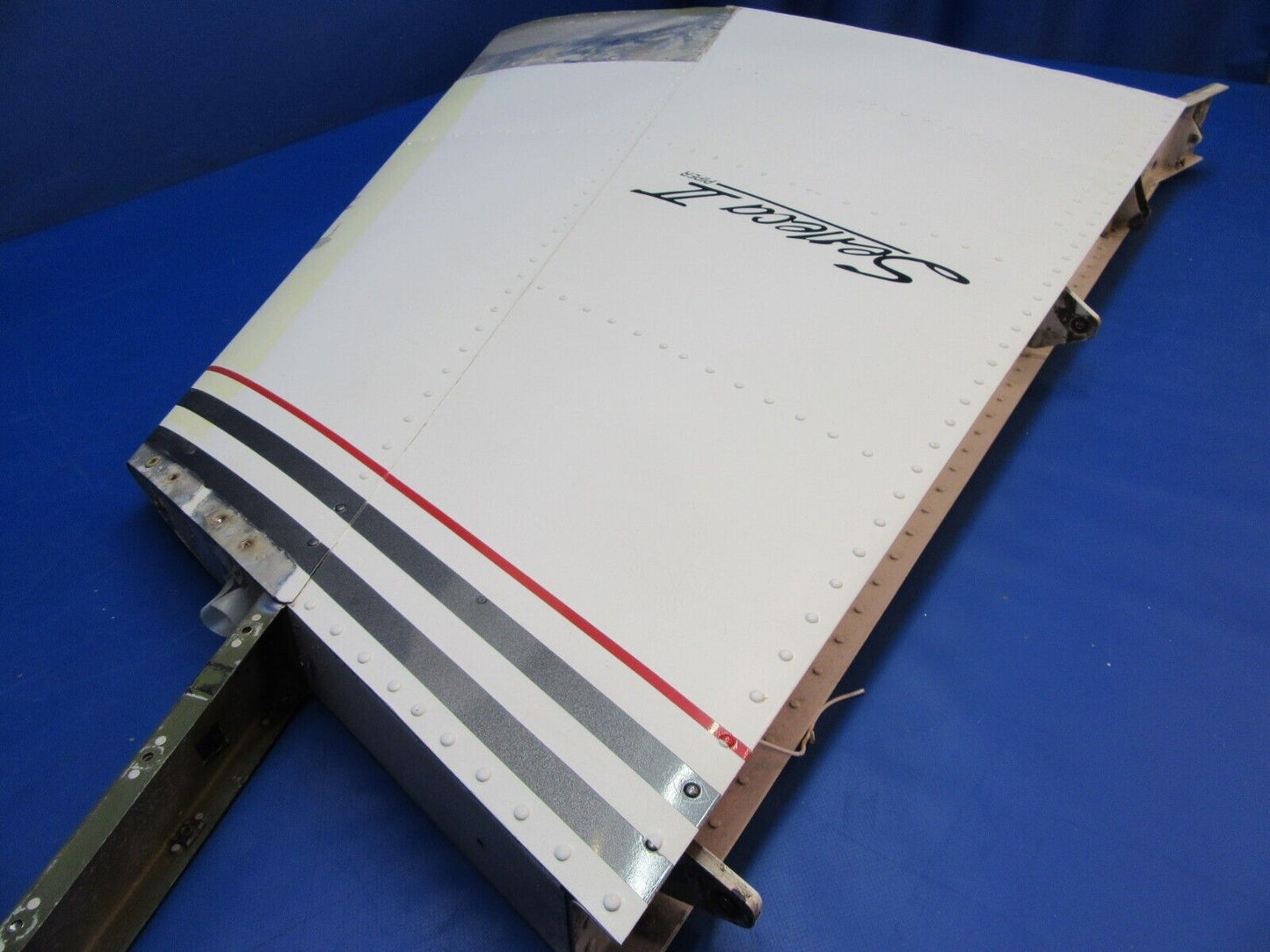 Piper PA-34-200T Seneca II Vertical Stabilizer / Fin P/N 95530-05 (0323-213)