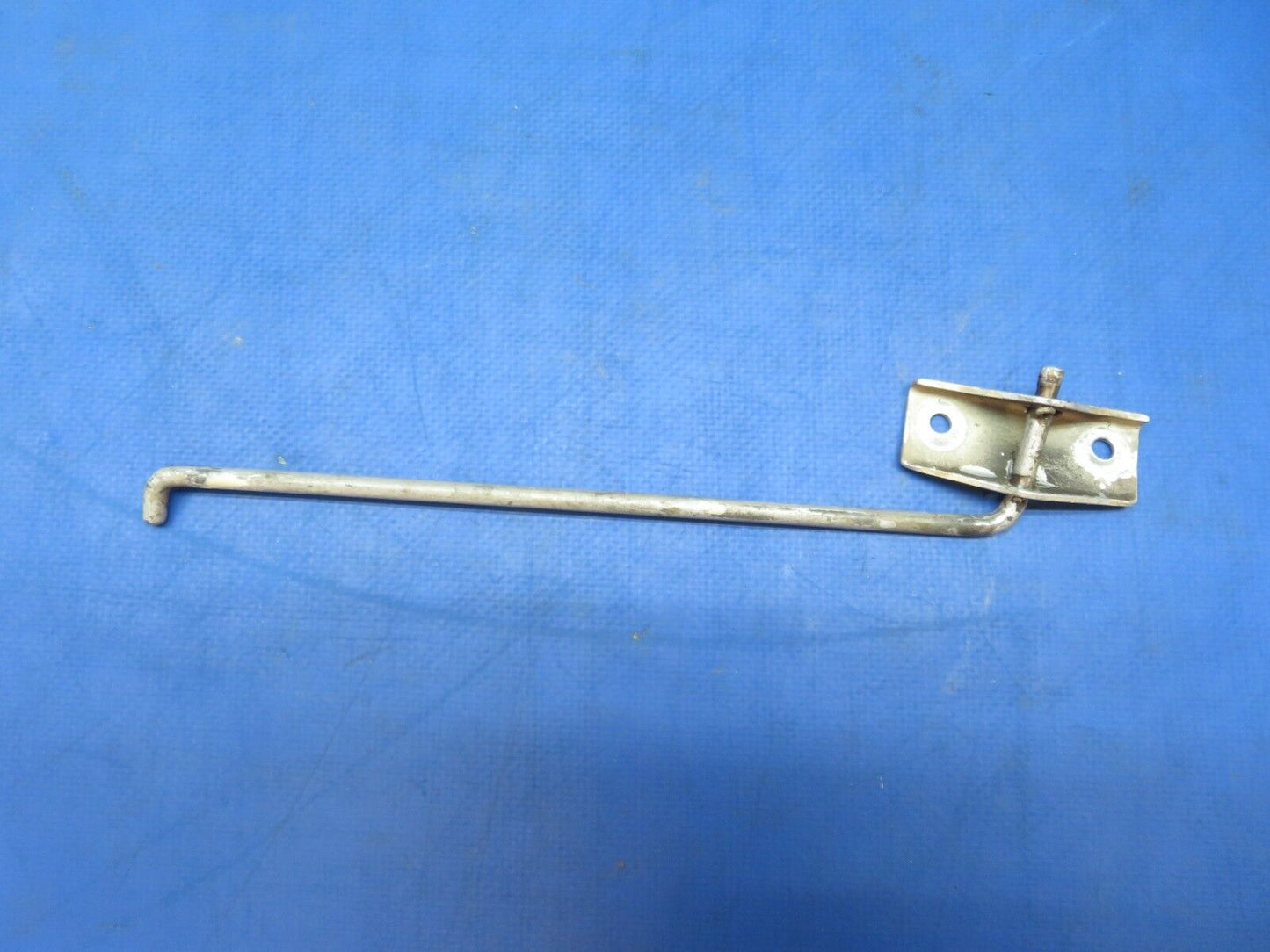 Cessna 310 / 310I Nacelle Door Stay Rod Bracket P/N 0851806-5 (1023-178)