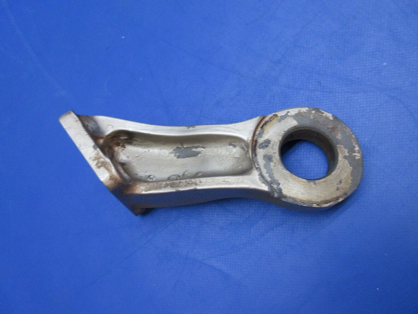 Continental E-225 RH Front Engine Mount Bracket P/N 531242 (0923-800)