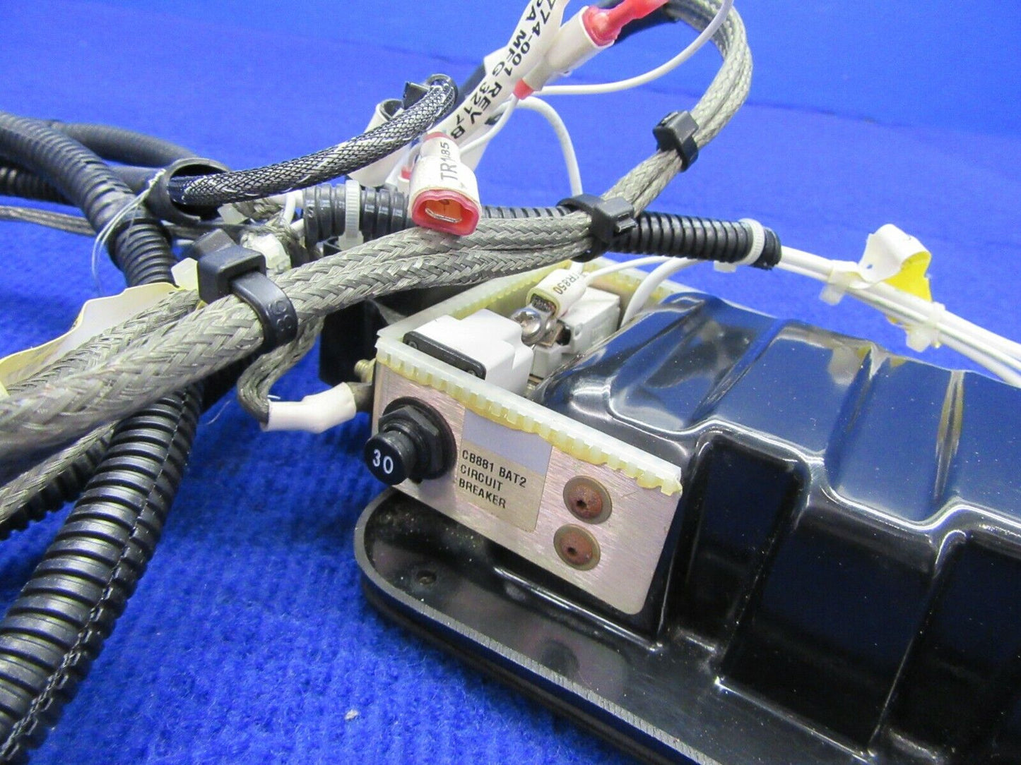 Cirrus SR-22 Battery #2 Enclosure w/ Relay P/N 14218-001, 14270-004 (0122-352)