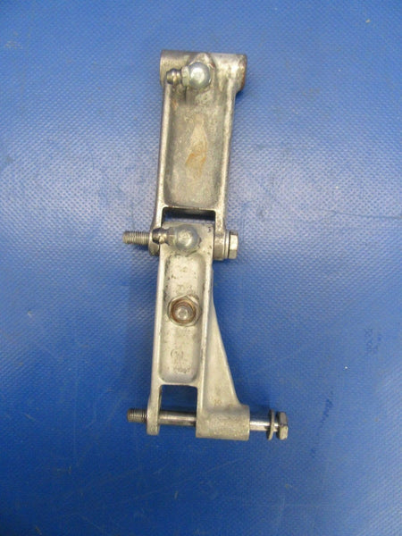 Beech Baron Link Assy Nose Gear 35-825035-2, 35-825173-2 (1018-311)