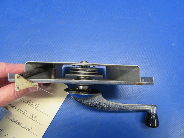 Piper PA-28-140 Cherokee Stabilator Trim Crank 464-023, 20908-000 (1018-185)