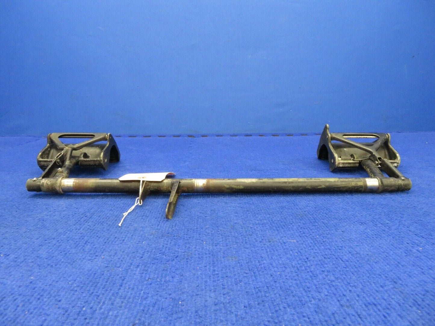 1956 Cessna 310 Rudder Pedal Assy RH w/ Torque Tube P/N 0861700-2 (0422-92)