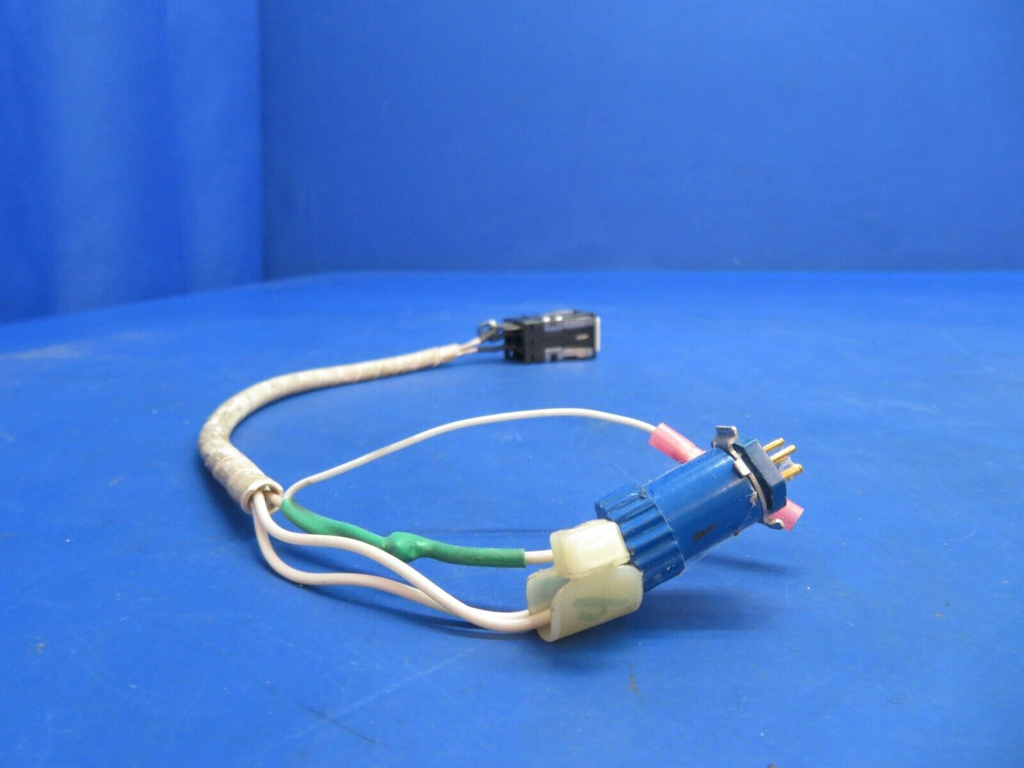 Piper Aerostar 602P Ground Clearance Switch P/N AML21CBA2AA (0123-961)