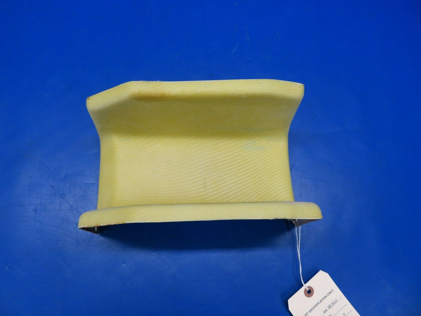 Diamond DA40-180 Middle Funnel Cover Center Console P/N DA4-2520-00P (0220-103)
