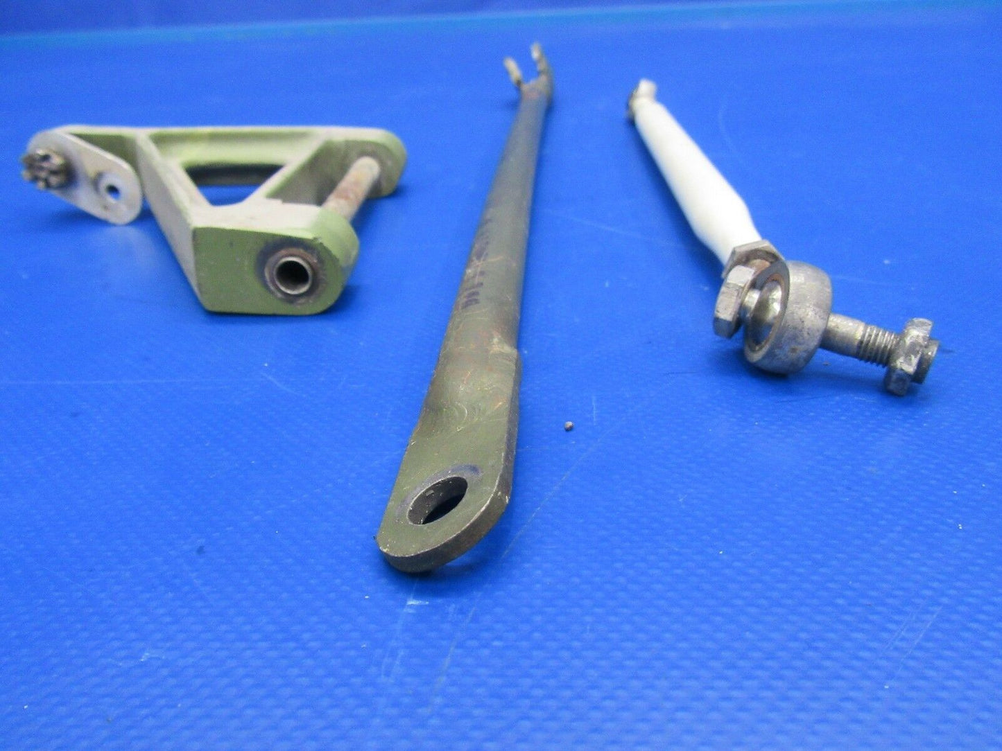 Beech Baron D55 Rod & Link Assy LG Door Actuator LH P/N 45-815003-3 (1117-133)