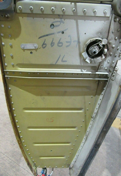 1974 Beech Baron E-55 Wing RH 96-110005-704 (1119-01)