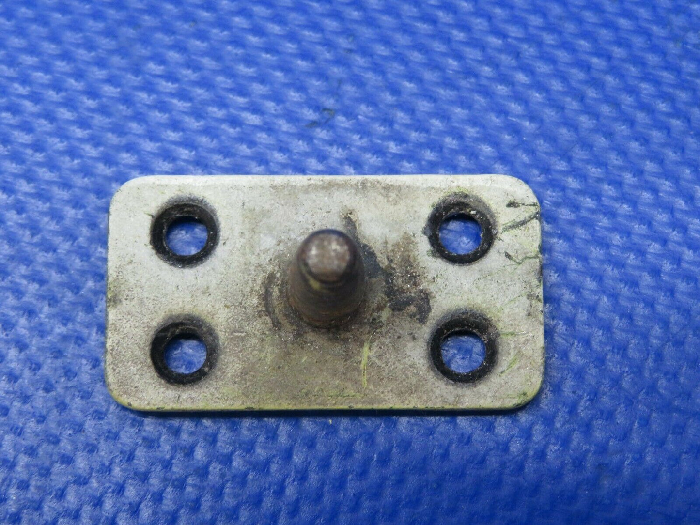 Piper PA-31 Navajo Pin Assy Top Cowl P/N 41812-00, 41812-000 (0521-706)