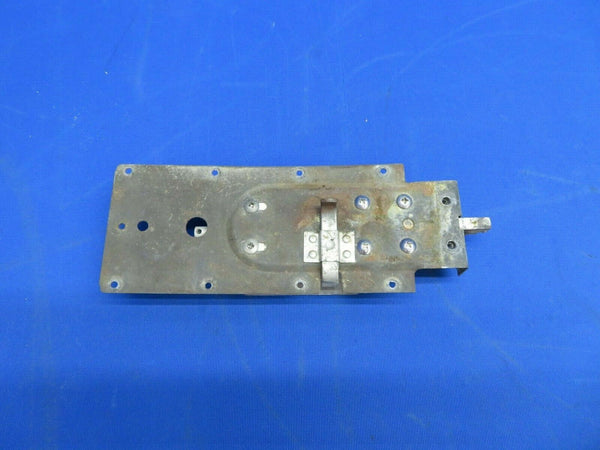 Cessna 150 / 150L Latch Assy RH Cabin Door P/N 0413387-4 (1020-175)