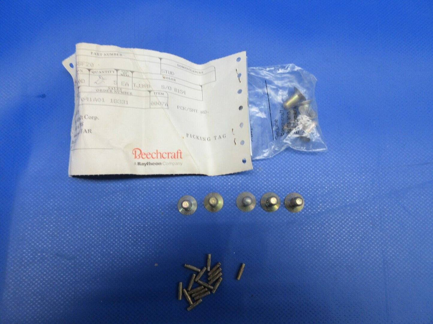 Beechcraft Studs P/N 1301765SF20 LOT OF 10 NOS (0224-1659)