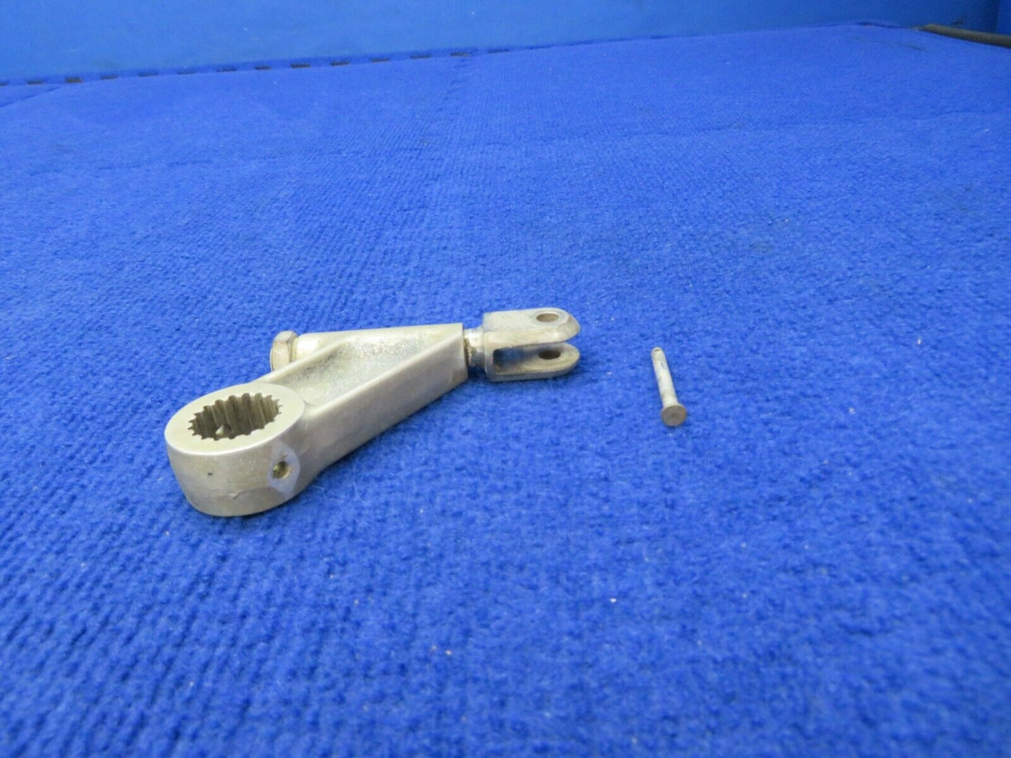 1956 Cessna 310 Nose Gear Bellcrank Adjusting P/N 0842104-1 (0422-460)