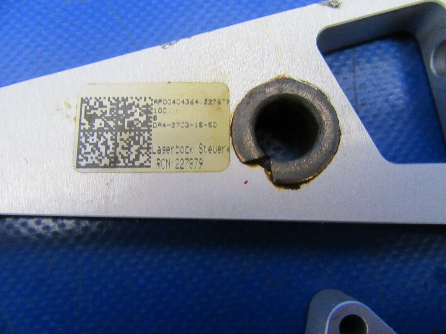 Diamond DA40-180 Bearing Block Control Column LH P/N DA4-2703-15-00 (0319-196)