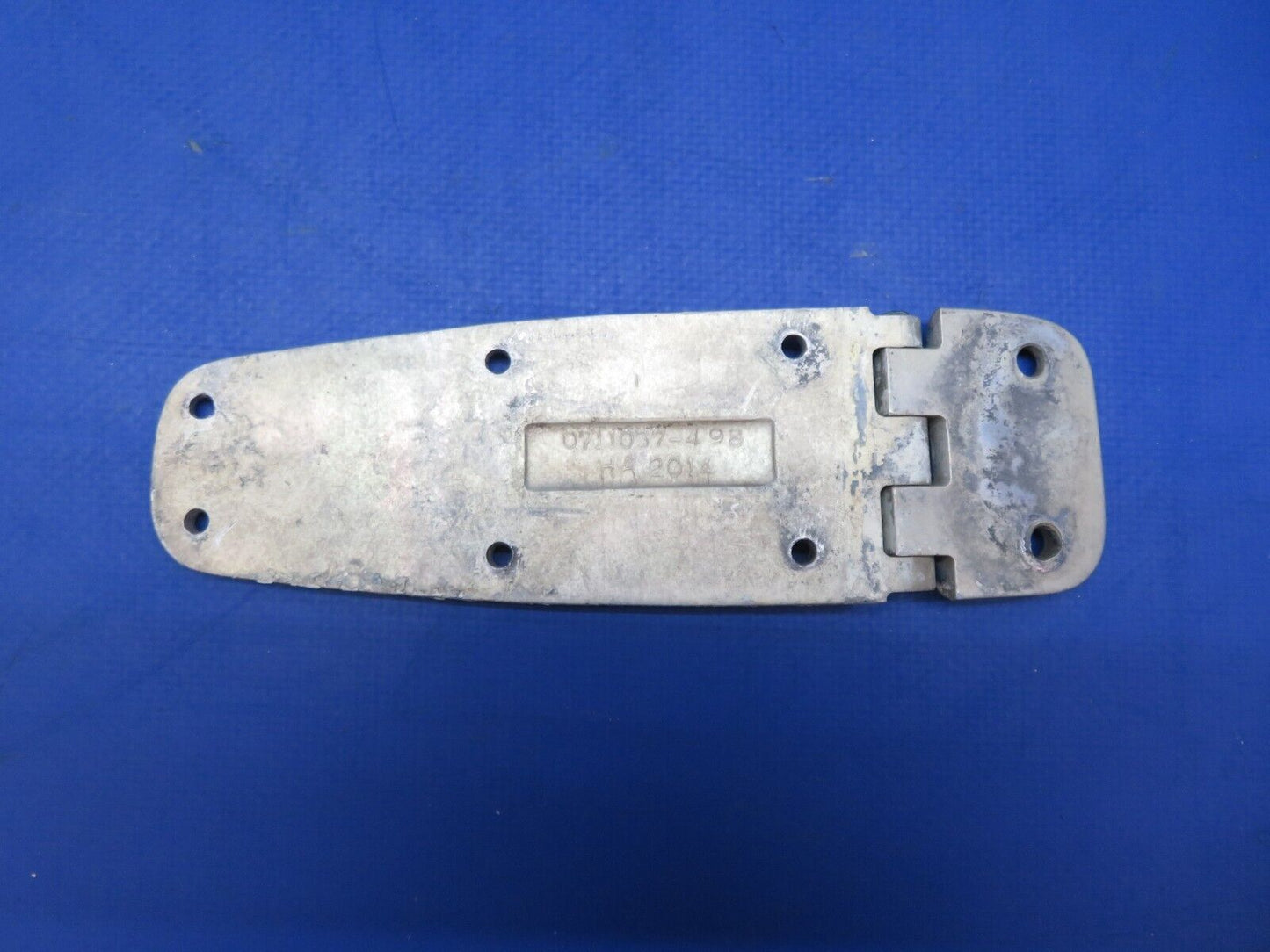 Cessna 150 / 150L RH Upper Hinge Assy Cabin Door P/N 0413426-4 (0823-765)