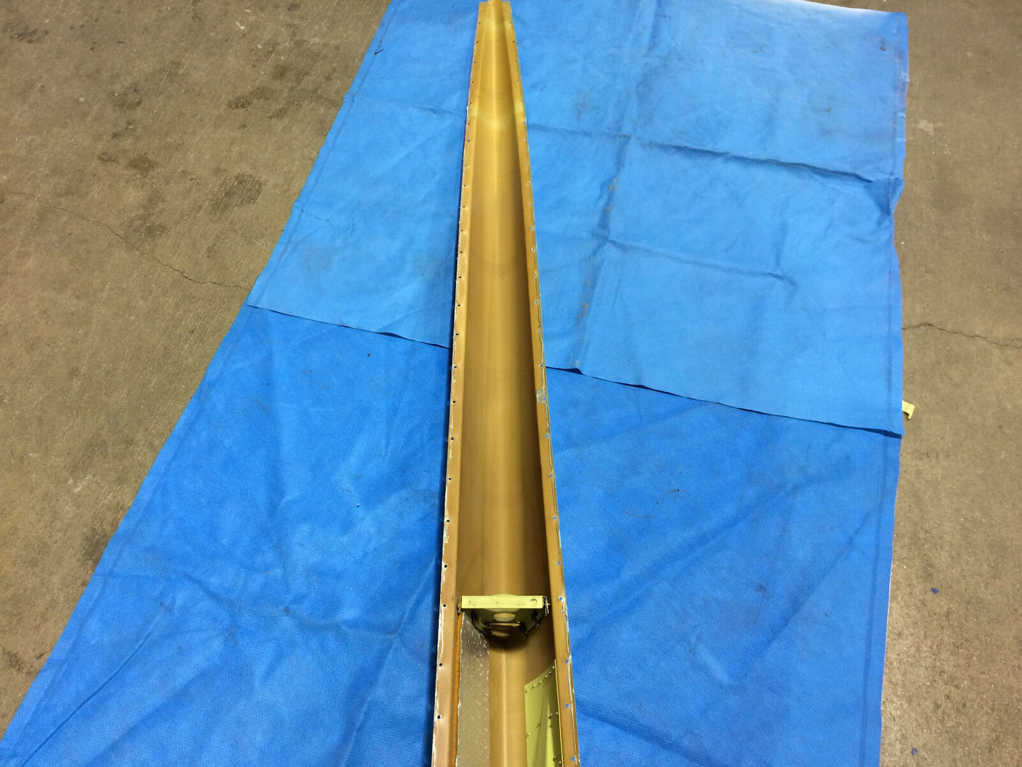 Beech Baron B55 Dorsal Fin P/N 96-440015-71 (0316-16)
