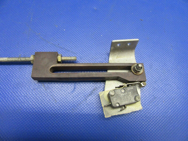 Beech 95-B55 Landing Gear Warning Throttle Switch RH P/N 96-810022-44 (0721-327)