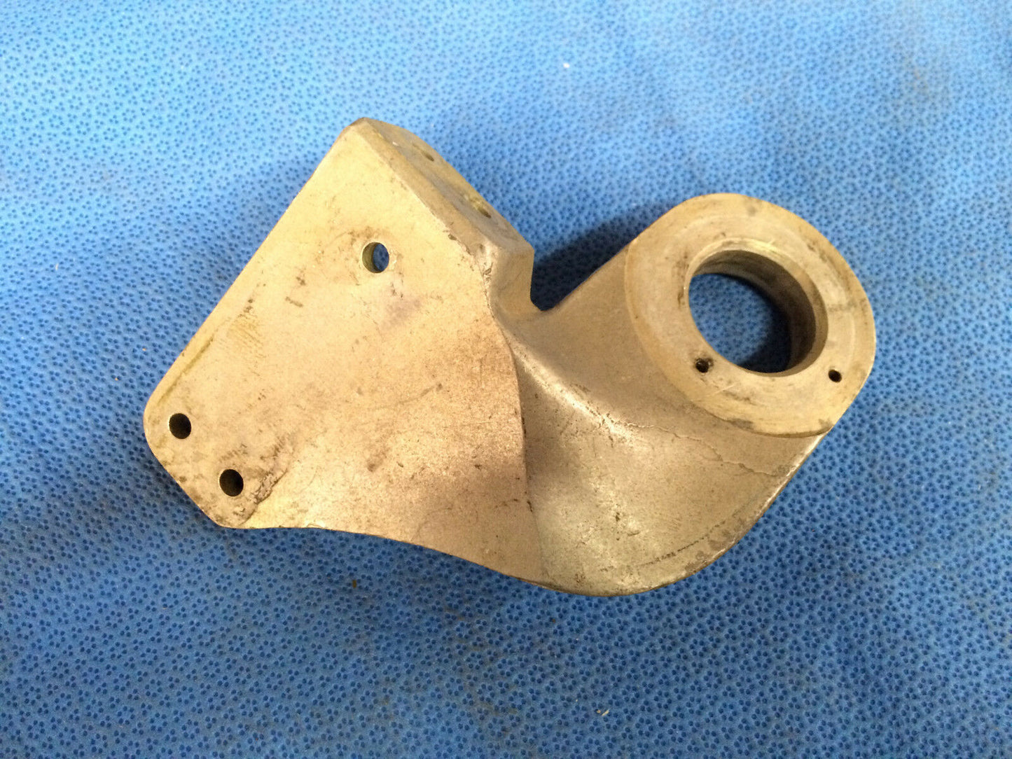 Beech Right Front Engine Mount P/N 35-910018-2 (0216-17)