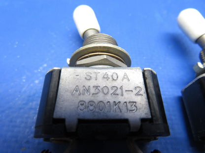Cessna 310 / 310Q Cutler Hammer Toggle Switch P/N AN3021-2 LOT OF 8 (0923-318)
