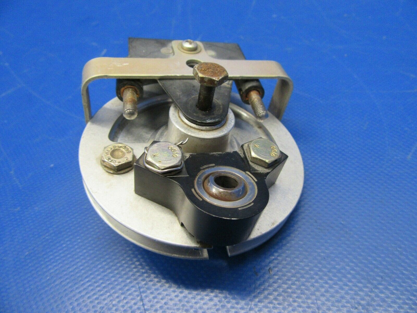 Cirrus SR22 Aileron Actuation Pulley Assembly P/N 14815-101 (1019-345)