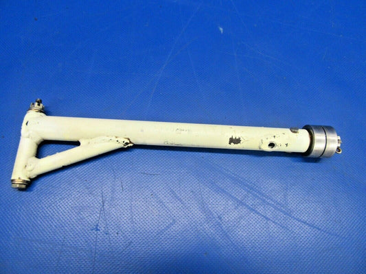 Bellanca 17-30A Super Viking Actuating Arm Aileron RH 195347R/H (0819-306)