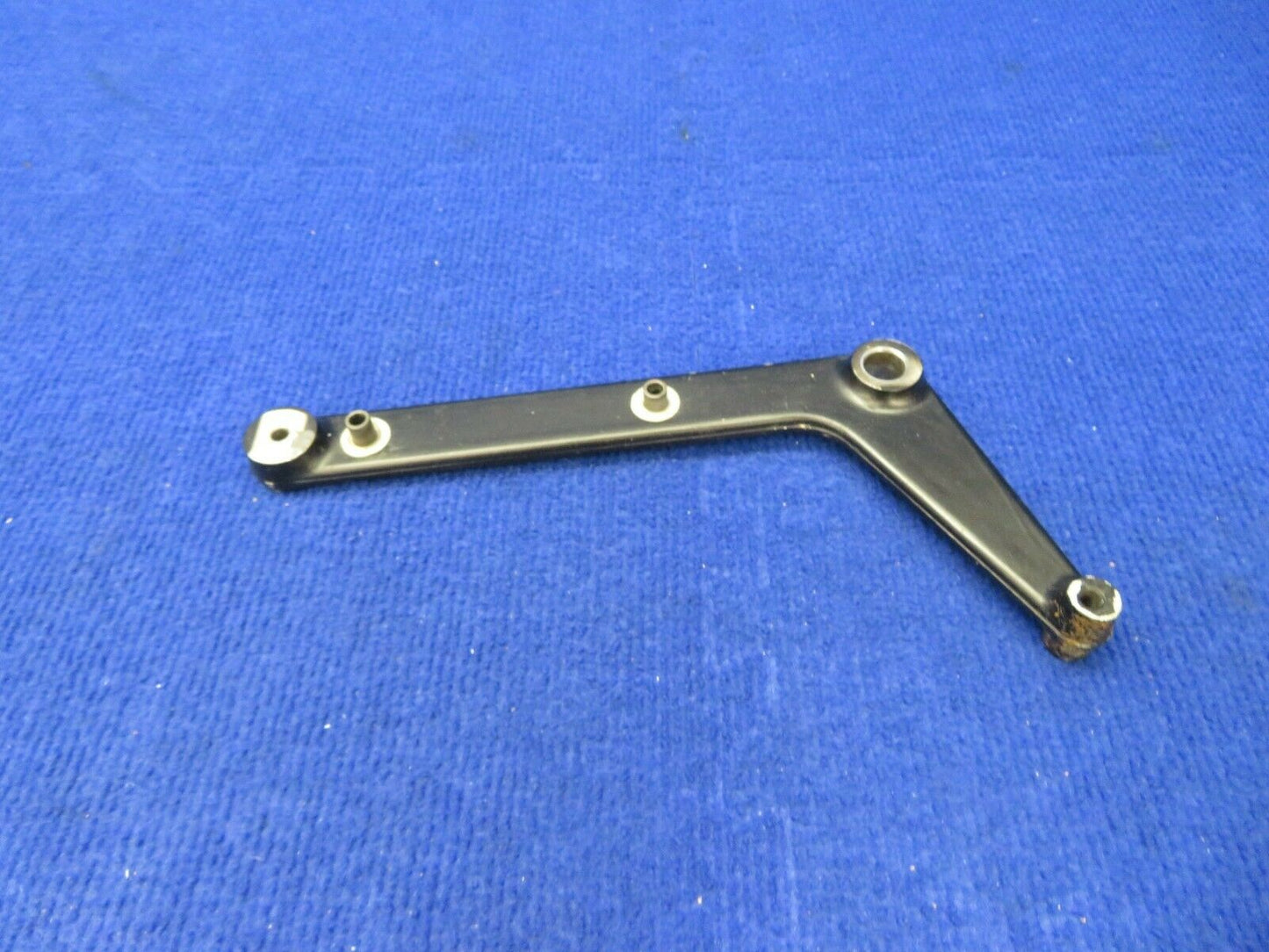 Cessna 210 Bracket Seat Pivot RH P/N 0514060-2 (0422-481)