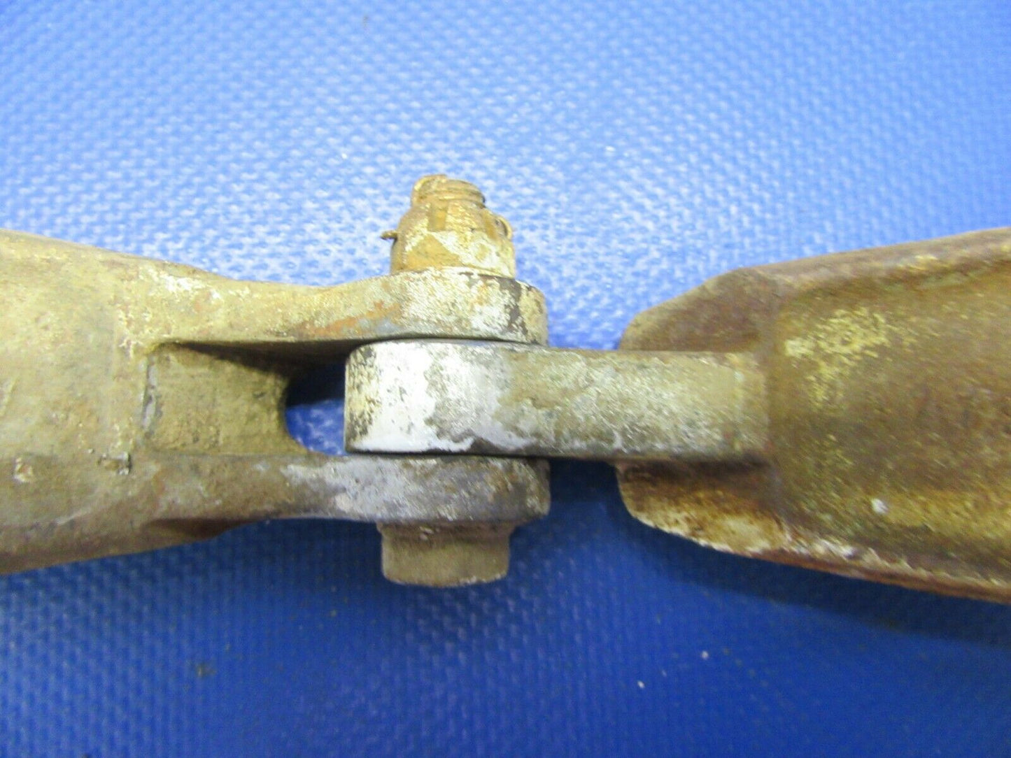 Beech F35 Upper & Lower Torque Knee Main Gear P/N 45-815011-6 (1021-565)