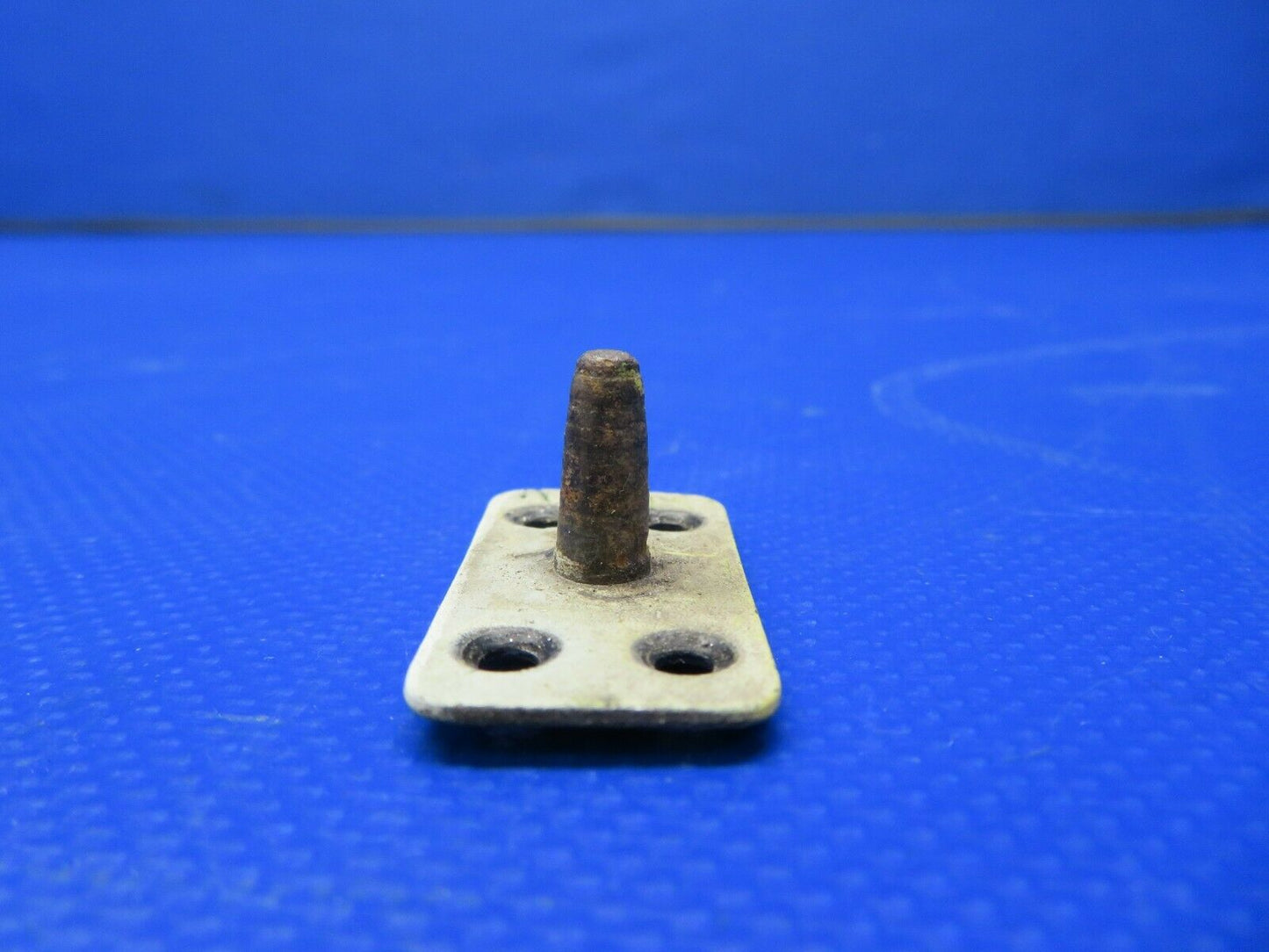Piper PA-31 Navajo Pin Assy Top Cowl P/N 41812-00, 41812-000 (0521-706)