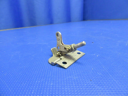 Cessna P210N Door Handle Pin Lock w / Connector 2117162-2 (0521-335)