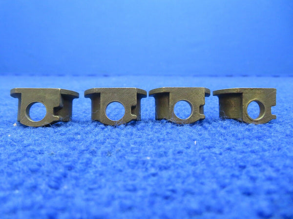 Retainer Arm - Rocker Shaft P/N 631816 LOT OF 4 NOS (0722-744)