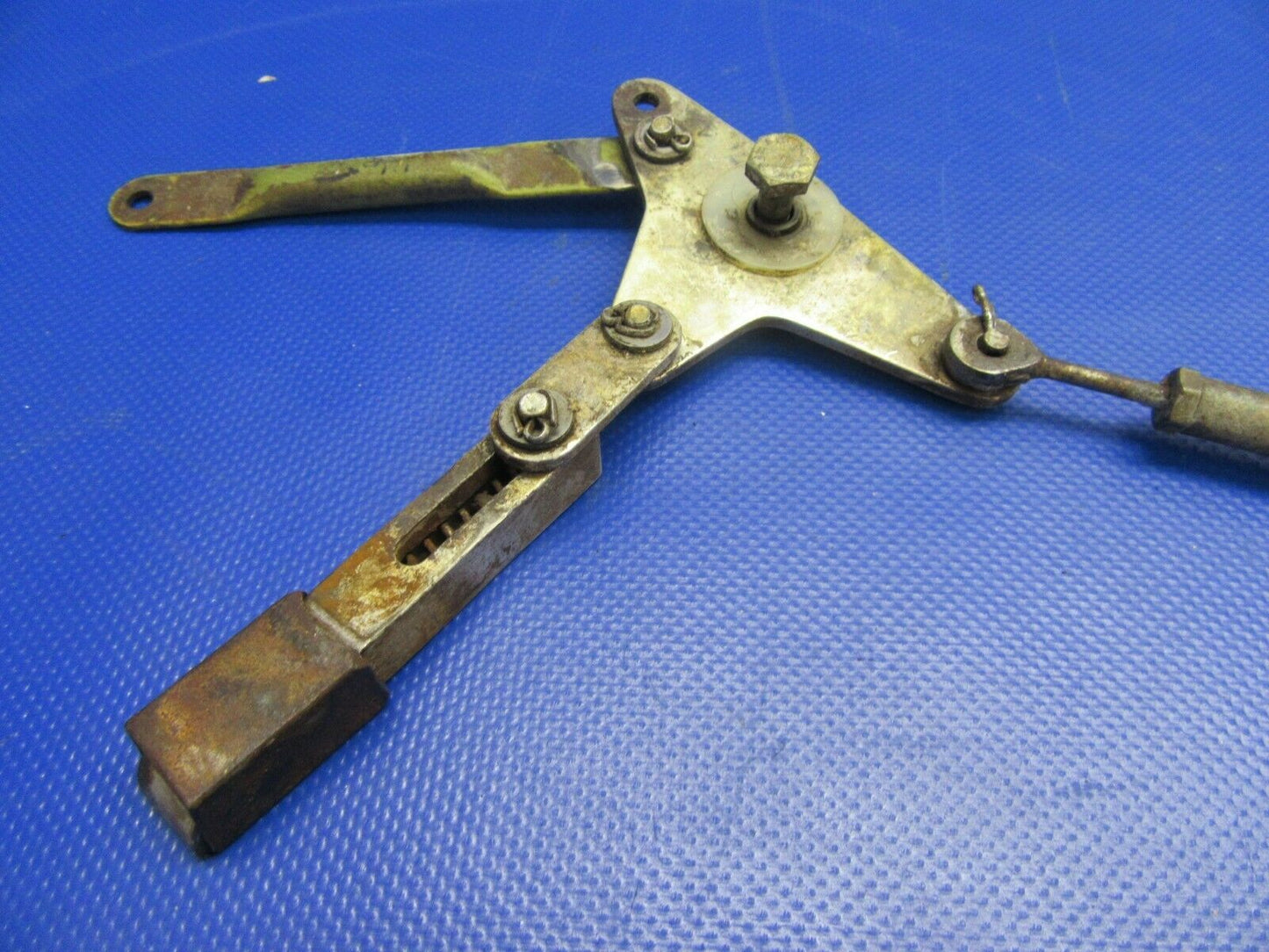 Beech 58 Baron Bellcrank Latch, Latch Pre-Catch & Rod 36-430012-117 (0521-497)