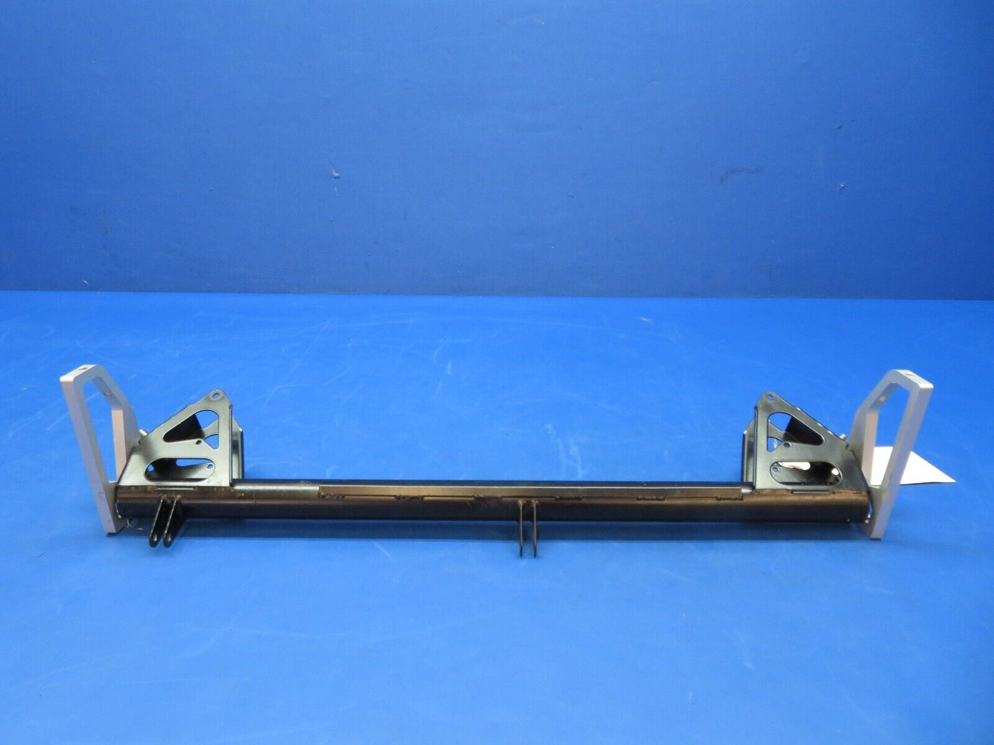 Diamond DA42 Connecting Tube Aileron Control Lever P/N D60-2703-10-00 (0623-474)