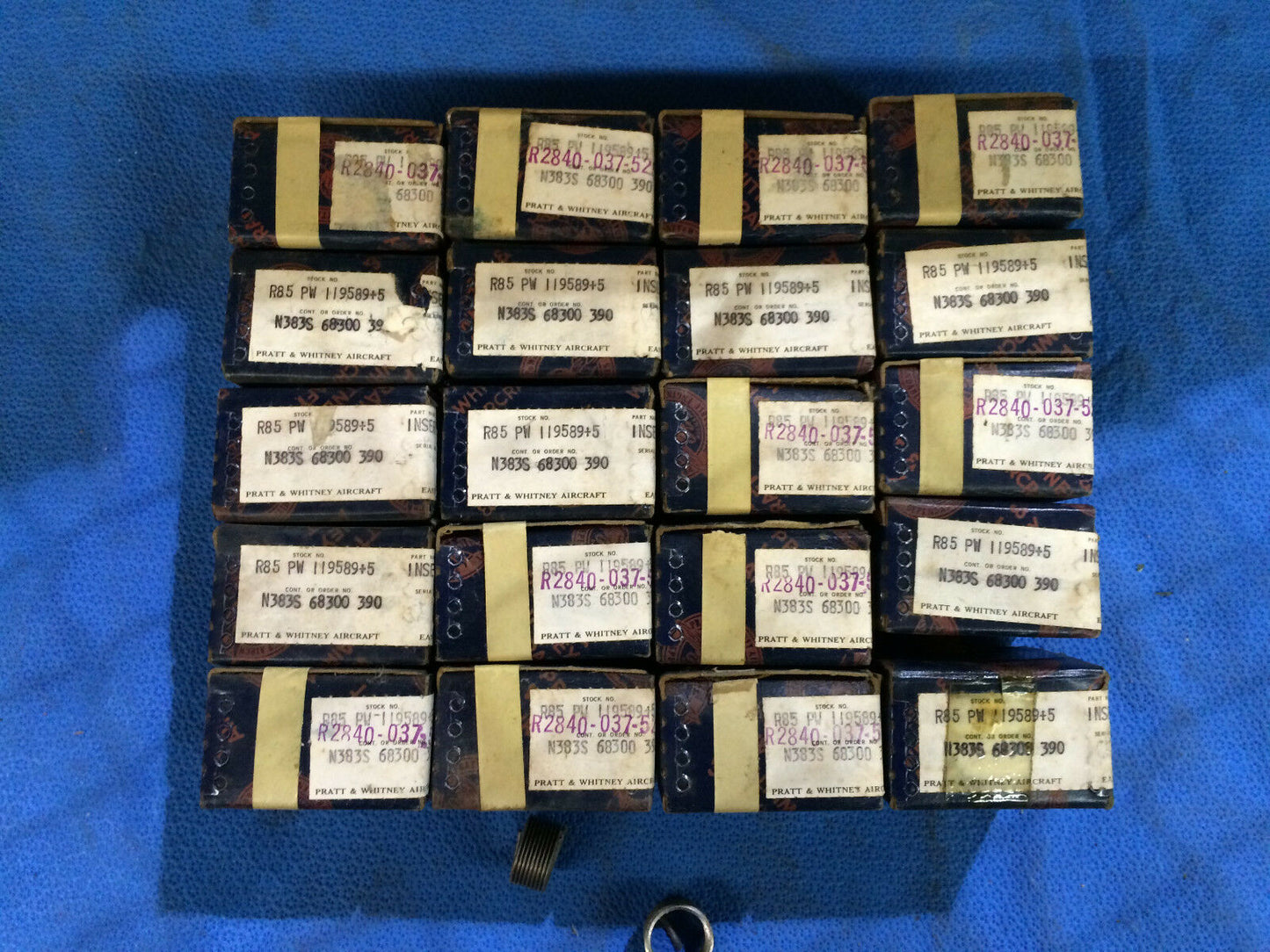 Pratt & Whitney R85 Oversized Helicoil Inserts Lot of 25 P/N 119589+5  (0316-13)