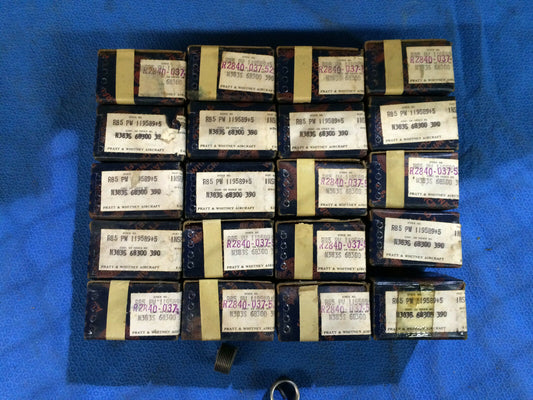 Pratt & Whitney R85 Oversized Helicoil Inserts Lot of 25 P/N 119589+5  (0316-13)