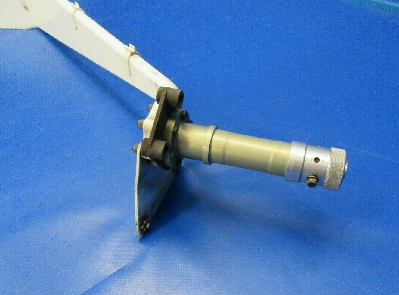 Diamond DA40-180 Strut Main Gear RH P/N D41-3213-12-50_1