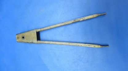 Piper PA-28 Early Stabilator Trim Bracket Fork Assy P/N 62814-00 (0523-217)