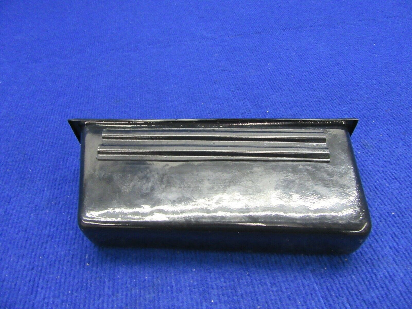 Cirrus SR-22 Glove Box P/N 12219-002 (1221-578)