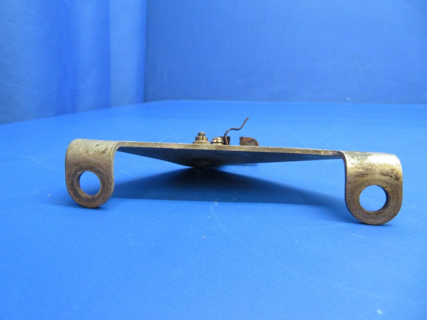Piper PA-28R-201T Propeller Governor Bracket for Hartzell E-5 (1122-834)