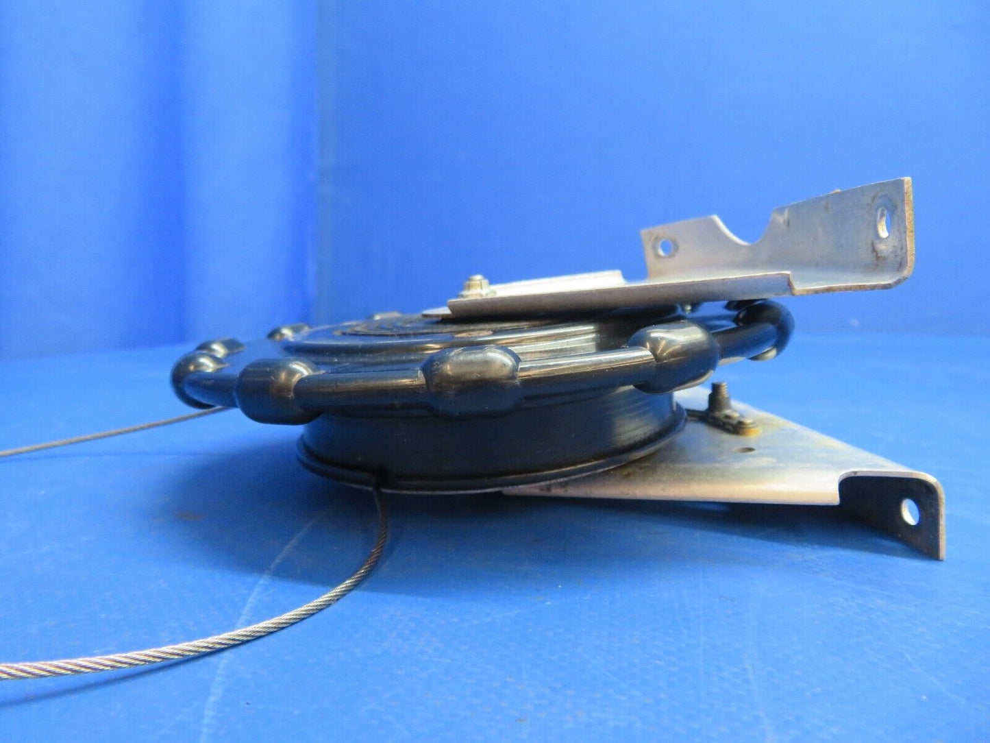 Piper PA-28R-201T Stabilator Trim Tab Wheel w/ Brackets P/N 68414-03 (1122-700)