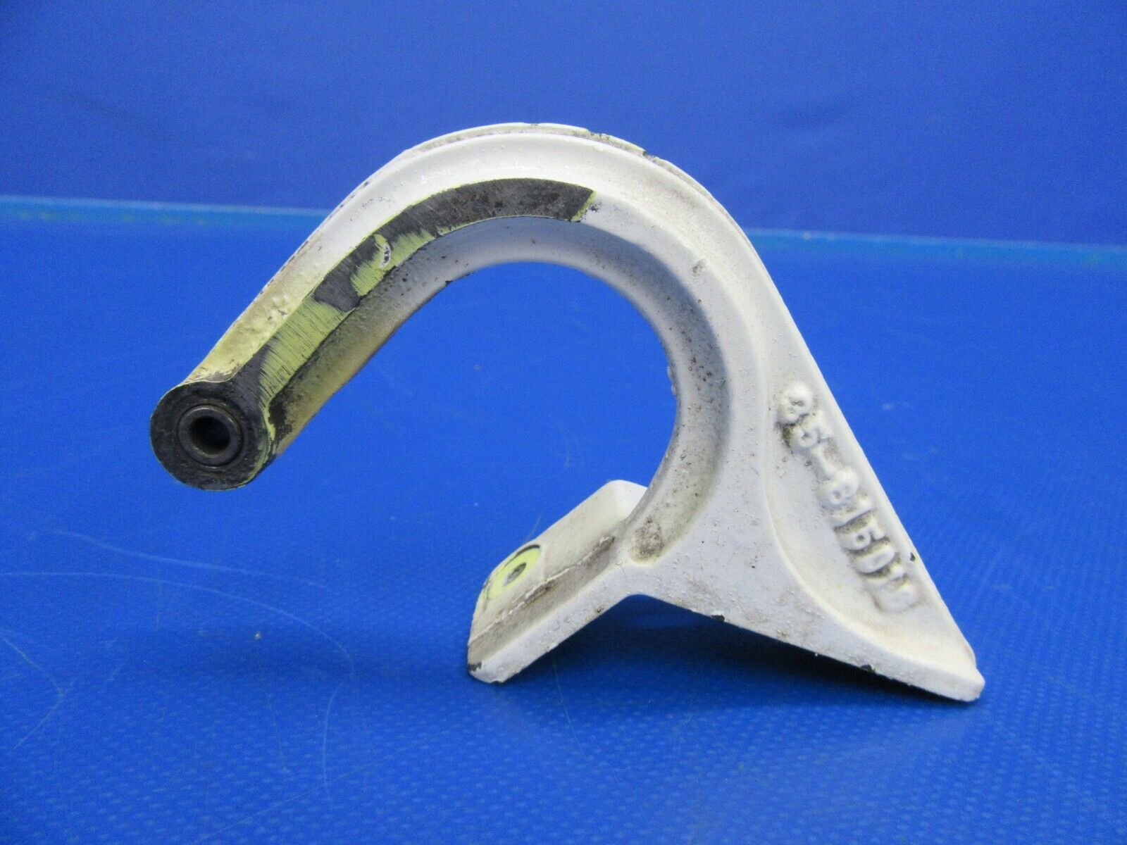 Beech Bonanza A36 Hinge Assy AFT MLG Door INBD LH P/N 35-815016-4 (0719-57)