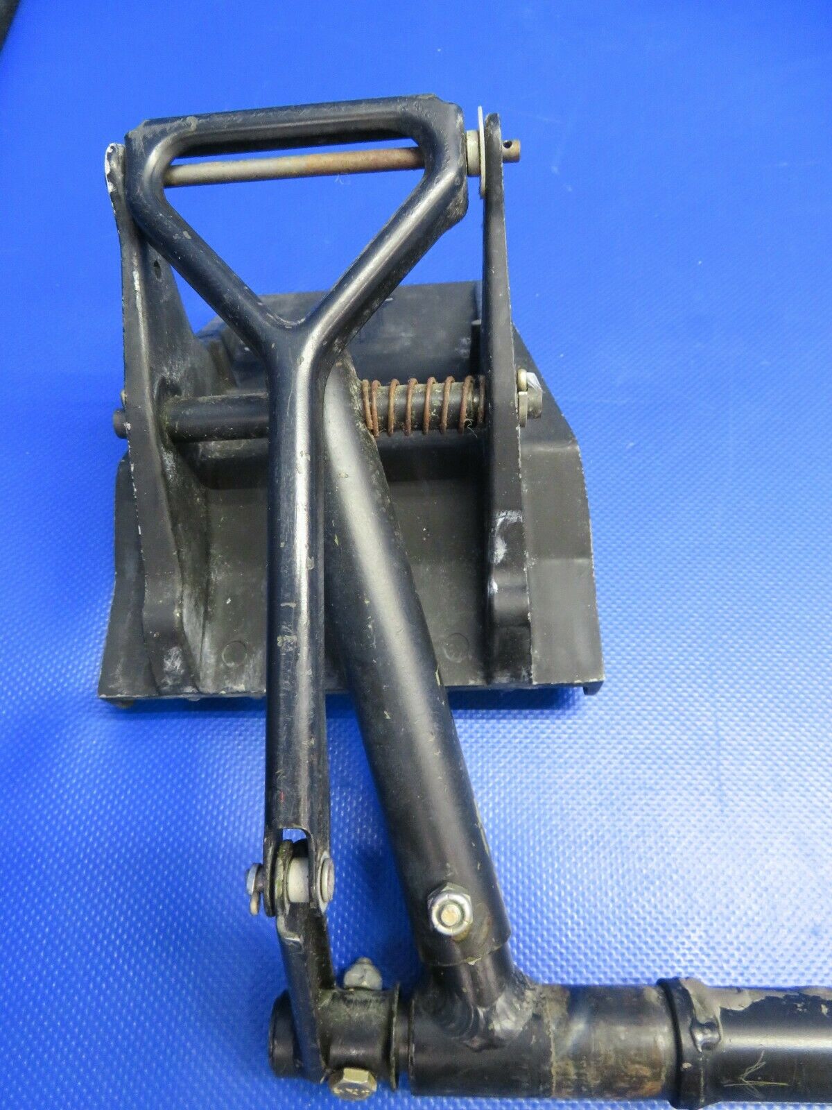 Cessna 210 / P210N Rudder Bar & Pedal RH P/N 1260558-4 (0421-619)