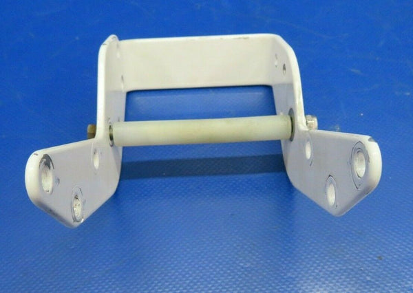 Diamond DA40-180 Elevator Trim Actuator Mounting Bracket DA4-2738-00-02 (0320-63